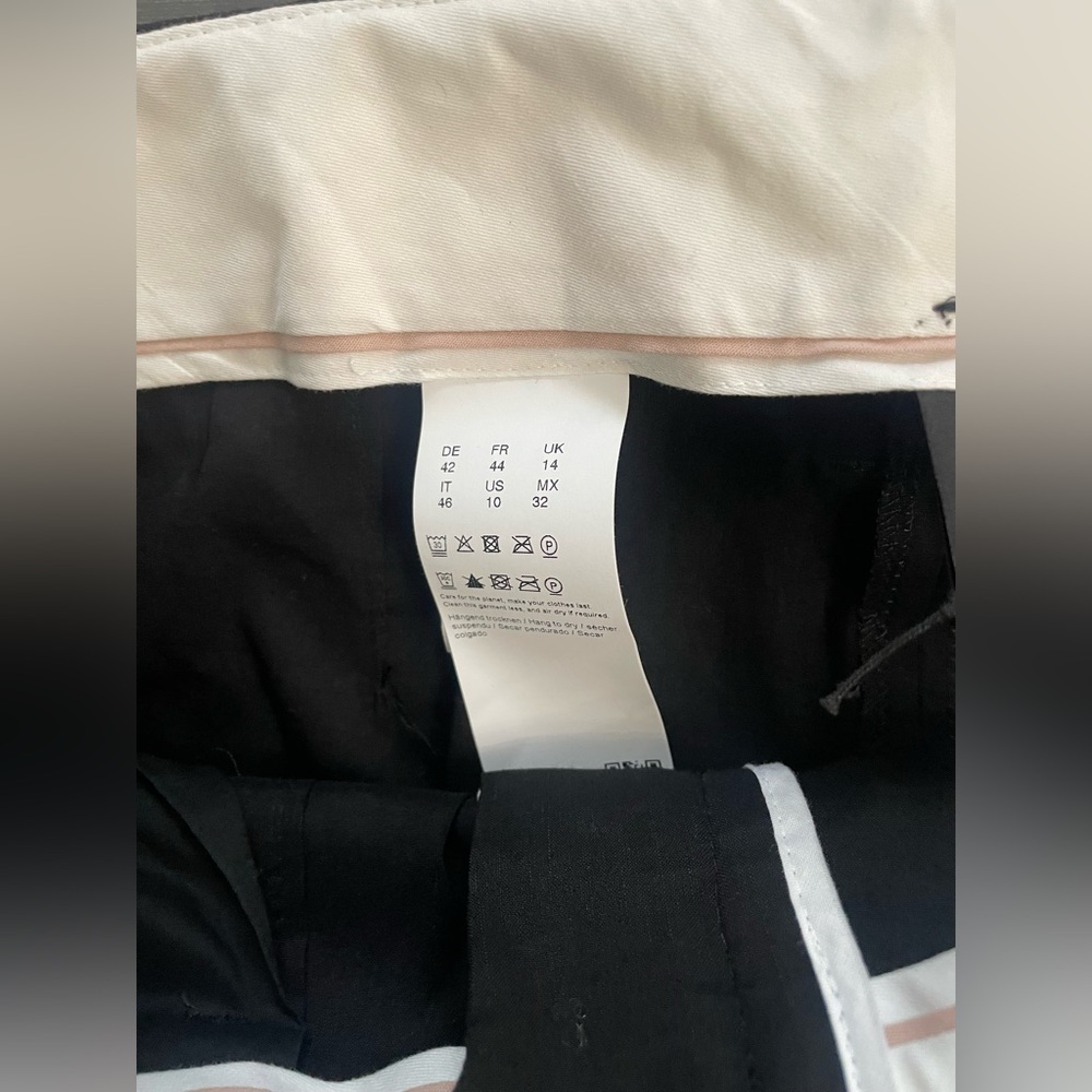 NWT BOSS Relaxed-Fit Trousers in a Linen Blend - Picture 9 of 12